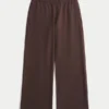 Pantaloni de trening cu buzunar în formă de inimă și croi larg Pantaloni de trening cu buzunar în formă de inimă și croi larg