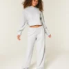 Pantaloni de trening cu croi larg Pantaloni de trening cu croi larg