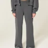 Pantaloni de trening cu croi larg Pantaloni de trening cu croi larg