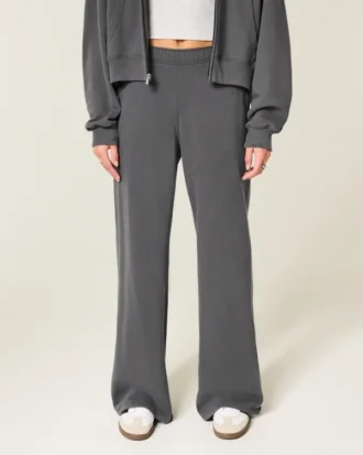 Pantaloni de trening cu croi larg