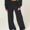 Pantaloni de trening cu croi larg Pantaloni de trening cu croi larg