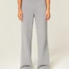 Pantaloni de trening cu croi larg Pantaloni de trening cu croi larg