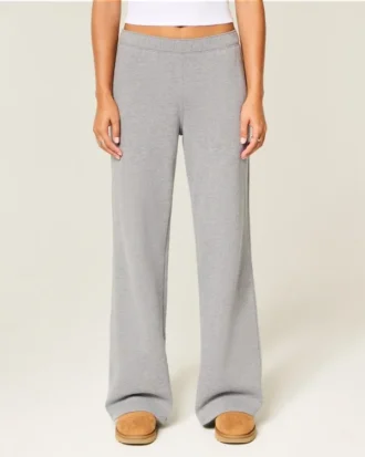 Pantaloni de trening cu croi larg