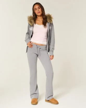 Pantaloni de trening cu logo grafic