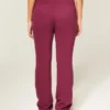 Pantaloni de trening cu logo grafic Pantaloni de trening cu logo grafic