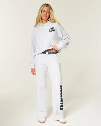 Pantaloni de trening cu picior larg și logo grafic