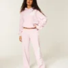 Pantaloni de trening cu picior larg și logo grafic Pantaloni de trening cu picior larg și logo grafic