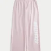 Pantaloni de trening cu picior larg și logo grafic Pantaloni de trening cu picior larg și logo grafic