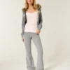 Pantaloni de trening evazați Pantaloni de trening evazați