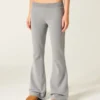 Pantaloni de trening evazați Pantaloni de trening evazați