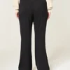 Pantaloni de trening evazați Pantaloni de trening evazați