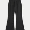 Pantaloni de trening evazați Pantaloni de trening evazați