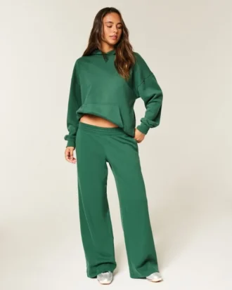 Pantaloni de trening largi Pantaloni de trening largi