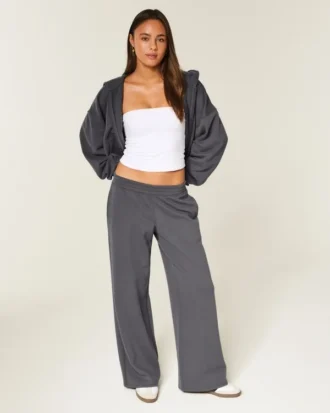 Pantaloni de trening largi