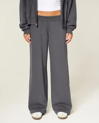 Pantaloni de trening largi