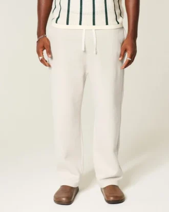 Pantaloni de trening largi cu broderie pe spate