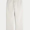 Pantaloni de trening largi cu broderie pe spate Pantaloni de trening largi cu broderie pe spate