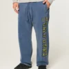 Pantaloni de trening largi cu imprimeu California din colecția Holiday Vault Pantaloni de trening largi cu imprimeu California din colecția Holiday Vault