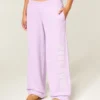 Pantaloni de trening largi Hollister Feel Good Graphic Pantaloni de trening largi Hollister Feel Good Graphic