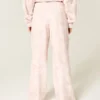 Pantaloni de trening largi, roz, cu imprimeu camuflaj Pantaloni de trening largi, roz, cu imprimeu camuflaj