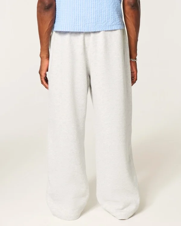 Pantaloni de trening super largi cu logo Vault Release Pantaloni de trening super largi cu logo Vault Release