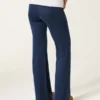 Pantaloni evazați cu talie pliată, din tricot confortabil Pantaloni evazați cu talie pliată, din tricot confortabil