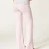 Pantaloni evazați cu talie pliată, din tricot confortabil Pantaloni evazați cu talie pliată, din tricot confortabil