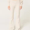 Pantaloni evazați cu talie pliată din tricot Gilly Hicks Pantaloni evazați cu talie pliată din tricot Gilly Hicks