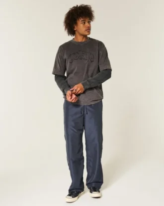 Pantaloni largi de trening