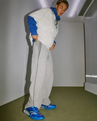 Pantaloni largi de trening