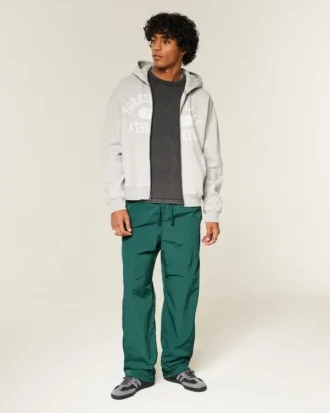 Pantaloni largi de trening