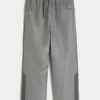 Pantaloni largi de trening