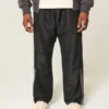 Pantaloni largi de trening