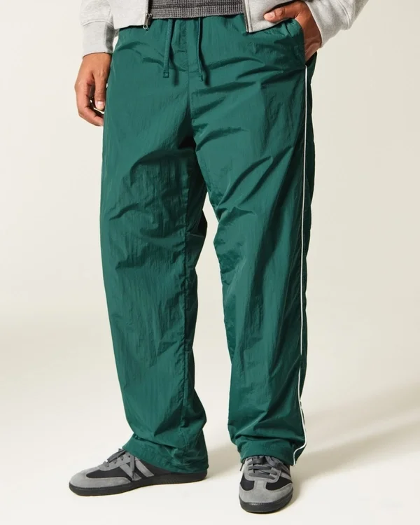 Pantaloni largi de trening Pantaloni largi de trening