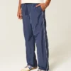 Pantaloni largi de trening