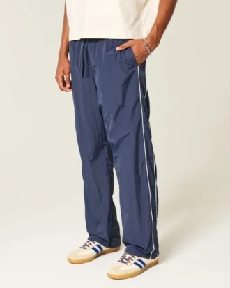 Pantaloni largi de trening