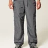 Pantaloni largi de trening Pantaloni largi de trening