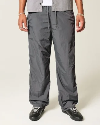 pantaloni largi de trening 2 13 330x413 - Pantaloni largi de trening