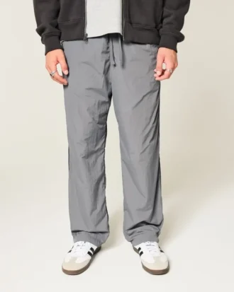 Pantaloni largi de trening