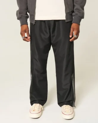 Pantaloni largi de trening Pantaloni largi de trening
