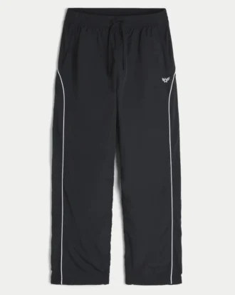 Pantaloni largi de trening