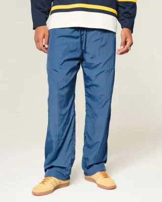 Pantaloni largi de trening