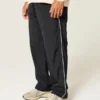 Pantaloni largi de trening Pantaloni largi de trening