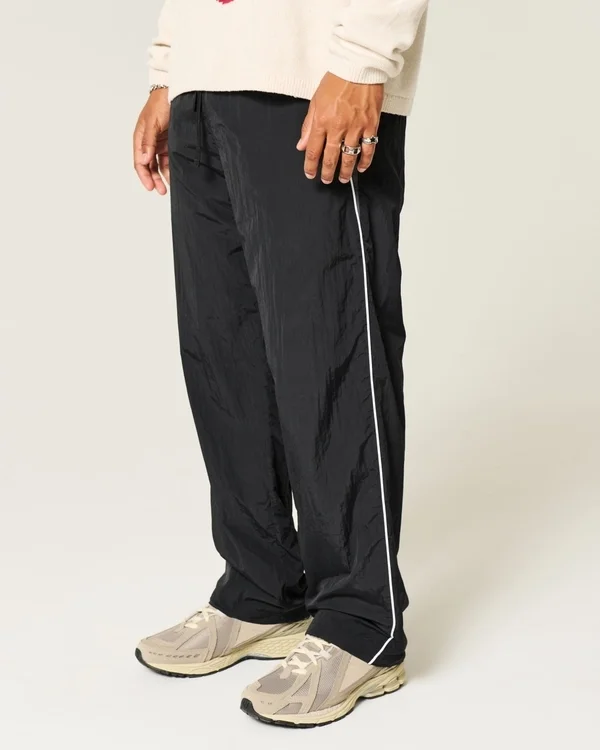 Pantaloni largi de trening Pantaloni largi de trening