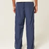 Pantaloni largi de trening