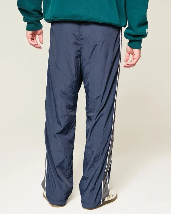 Pantaloni largi de trening Pantaloni largi de trening