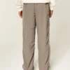 Pantaloni largi de trening Pantaloni largi de trening