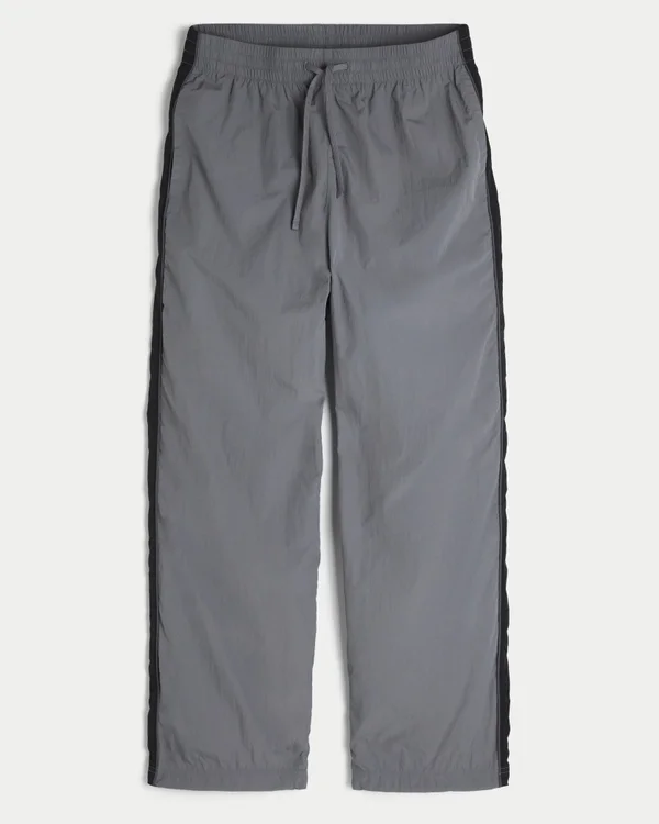 Pantaloni largi de trening Pantaloni largi de trening