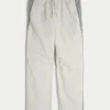 Pantaloni largi de trening Pantaloni largi de trening