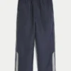 Pantaloni largi de trening